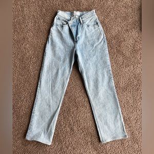 Abercrombie & Fitch Curve Love 90’s Straight Ultra High Rise Jean